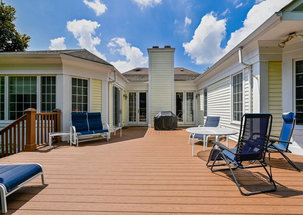 Outdoor connection at Garden residence