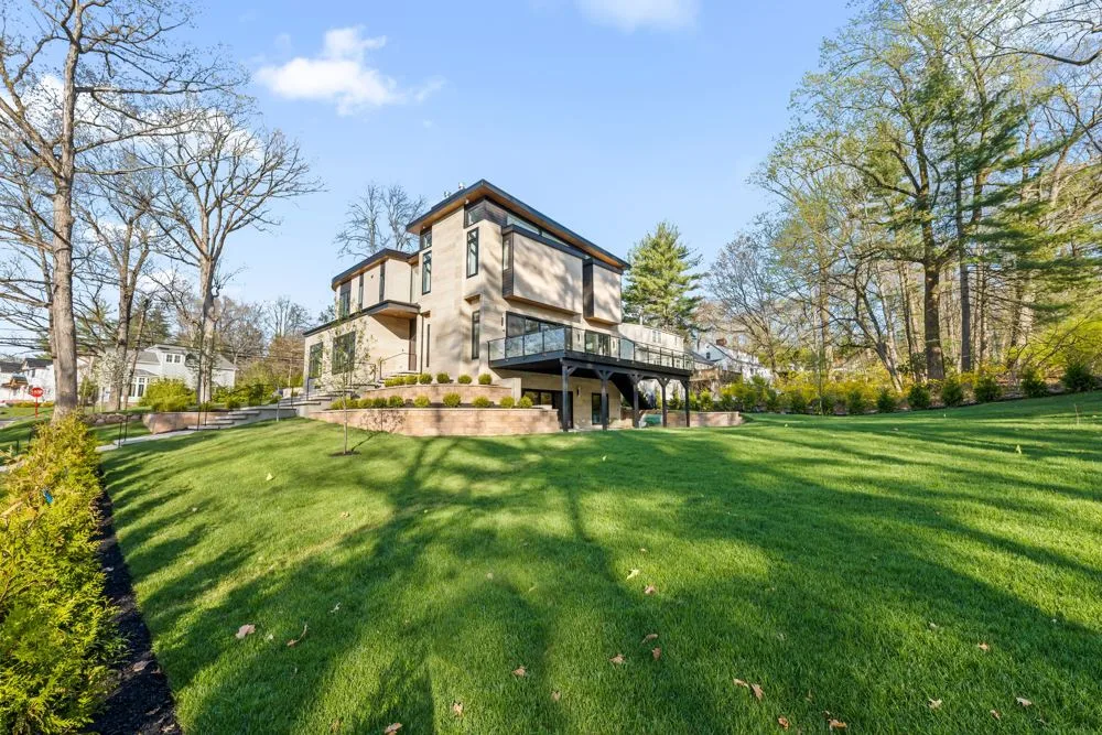 Architecture & landscape at Short Hills mansion
