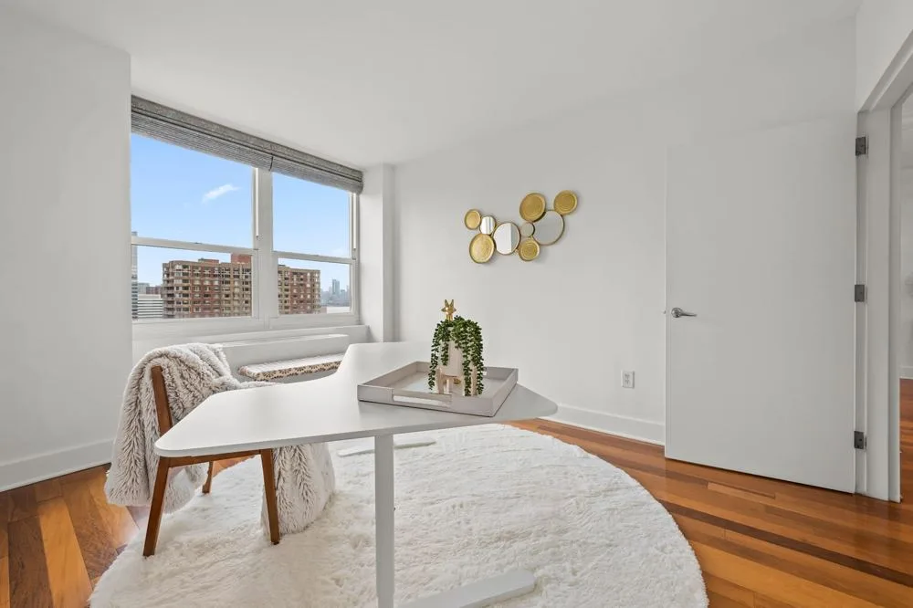 Dining in the daylight at Staged city residences